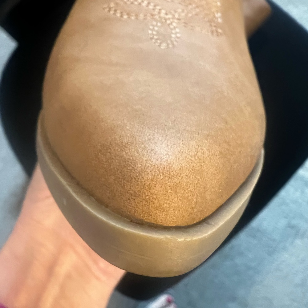 Booties size 7 - Picture 3 of 7